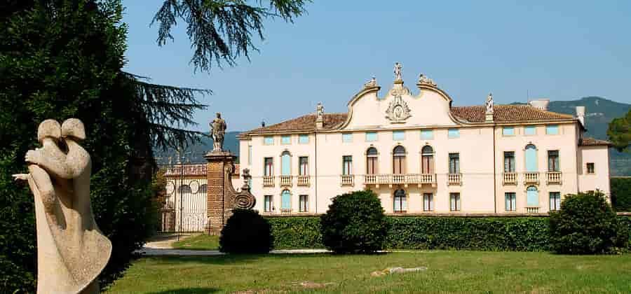 Villa di Montruglio