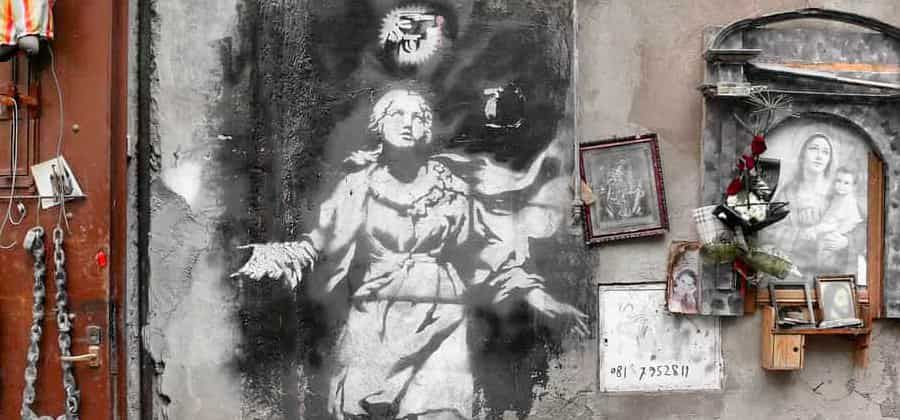 Murale Madonna con Pistola di Banksy