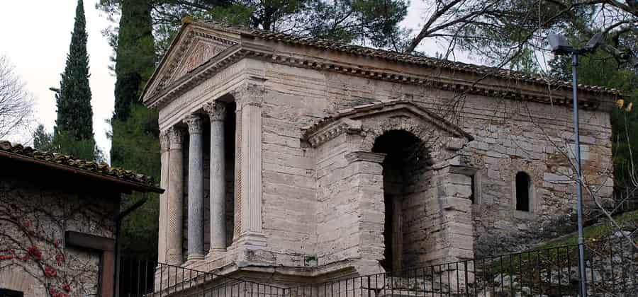 Tempietto del Clitunno