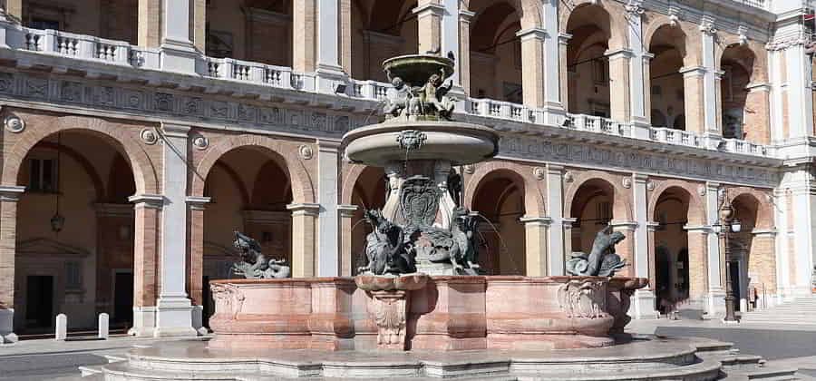 Fontana Maggiore