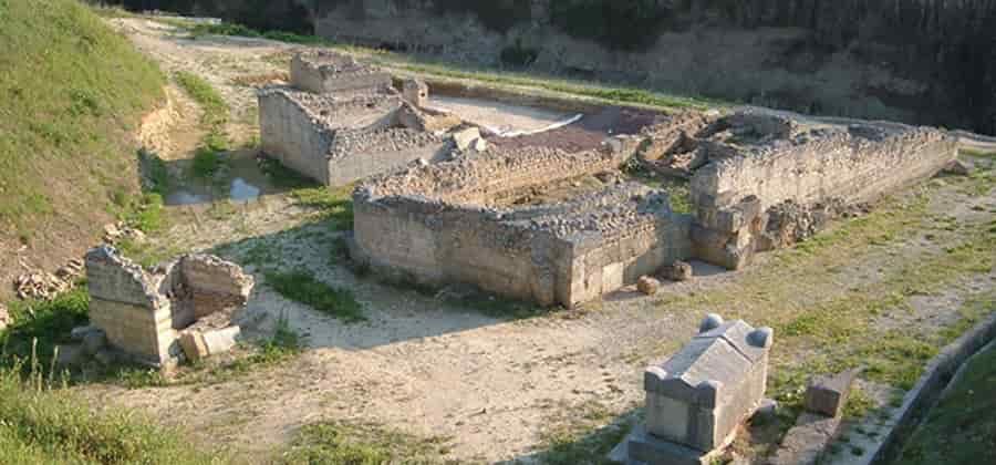 Catacombe e basilica di Santa Sofia