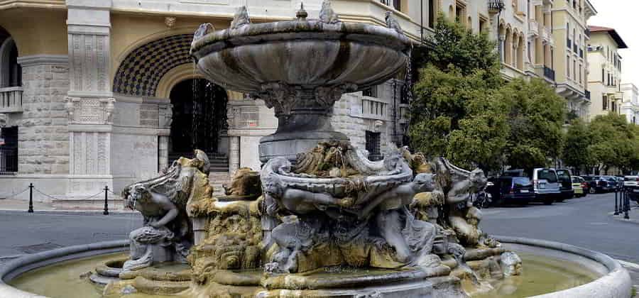 Fontana delle Rane