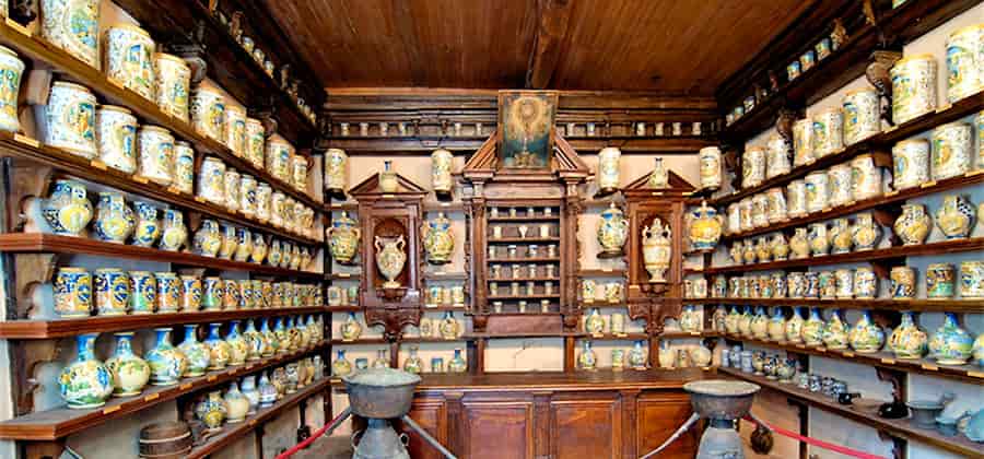 Museo di Storia della Farmacia e Biblioteca Rabainisia