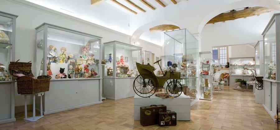 Piccolo Museo di Bambole e altri Balocchi