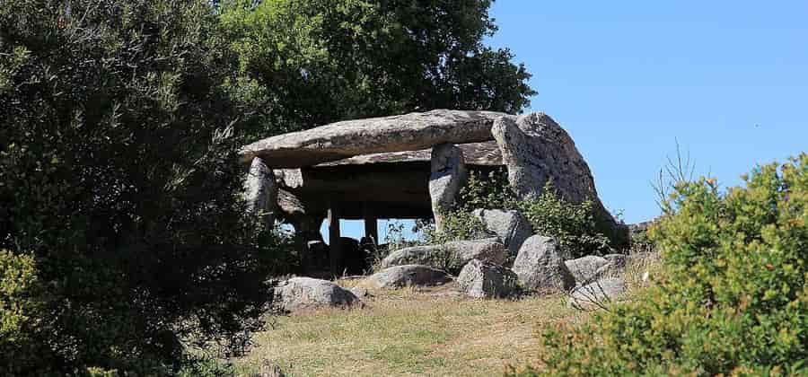 Dolmen di Ladas