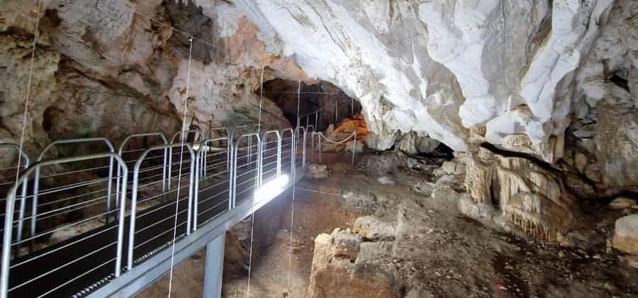 Grotta Corbeddu