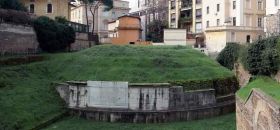 Mausoleo di Lucilio Peto