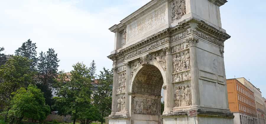 Arco di Traiano