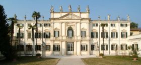 Villa Mosconi Bertani