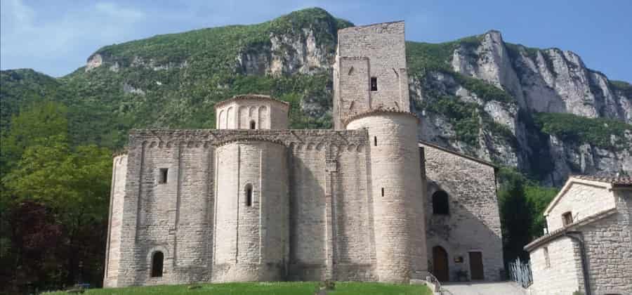 Abbazia di San Vittore alle Chiuse