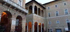 Loggia dei Mercanti