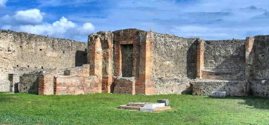 Santuario dei Lari Pubblici