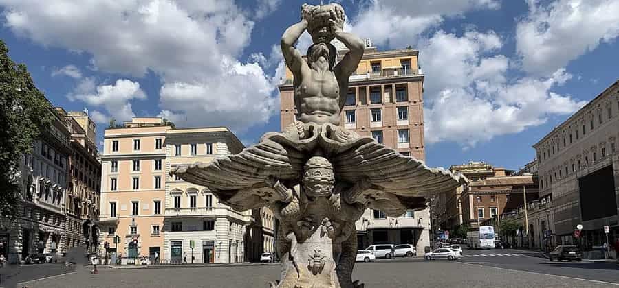 Fontana del Tritone