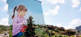 Attorrep - Bambina tra i campi